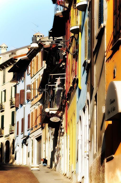 The Queen Tower Desenzano del Garda Exterior photo